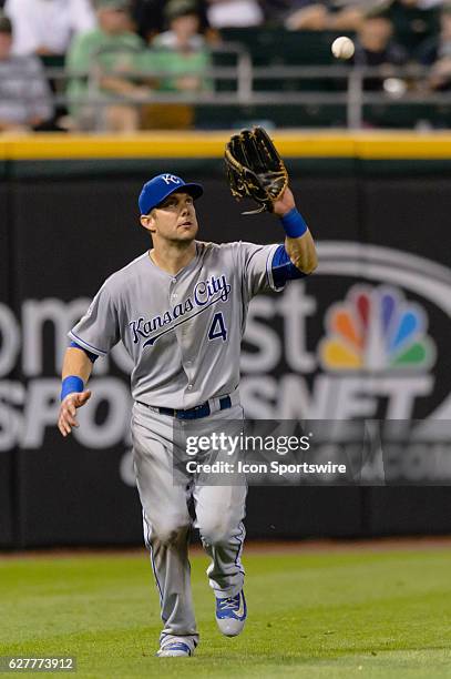 Kansas City Royals Left field Alex Gordon [6041] with a catch off the bat of Chicago White Sox Catcher Omar Narvaez [10591] in the 6th inning during...