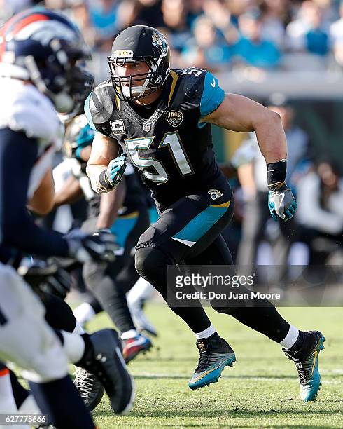 Linebacker Paul Posluszny of the Jacksonville Jaguars during the game against the Denver Broncos at EverBank Field on December 4, 2016 in...