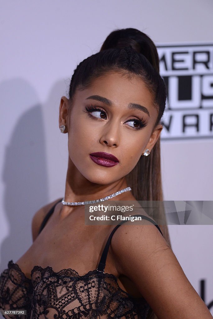 2016 American Music Awards - Arrivals