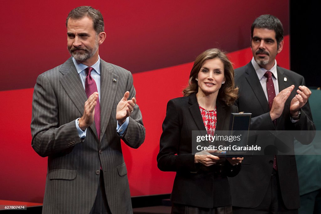 Spanish Royals Deliver Golden Medals To Merit In Fine Arts 2015