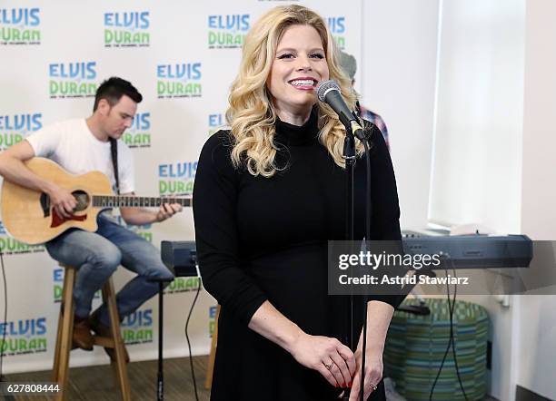 Actress and singer Megan Hilty performs during "The Elvis Duran Z100 Morning Show" on December 5, 2016 in New York City.