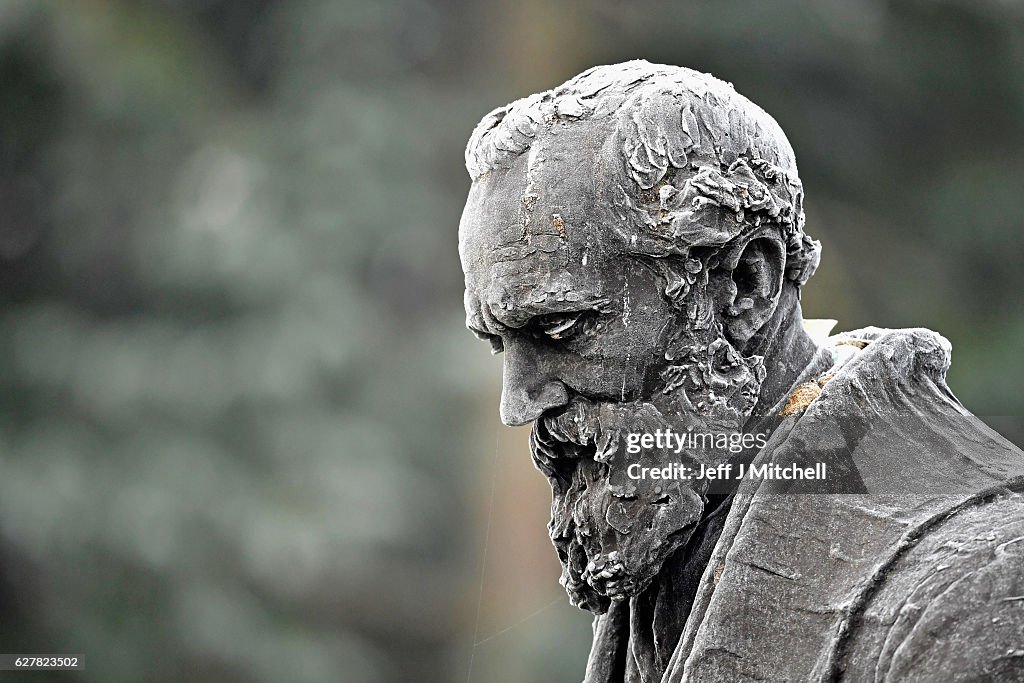 Frost Covered Lord Kelvin Statue in Glasgow