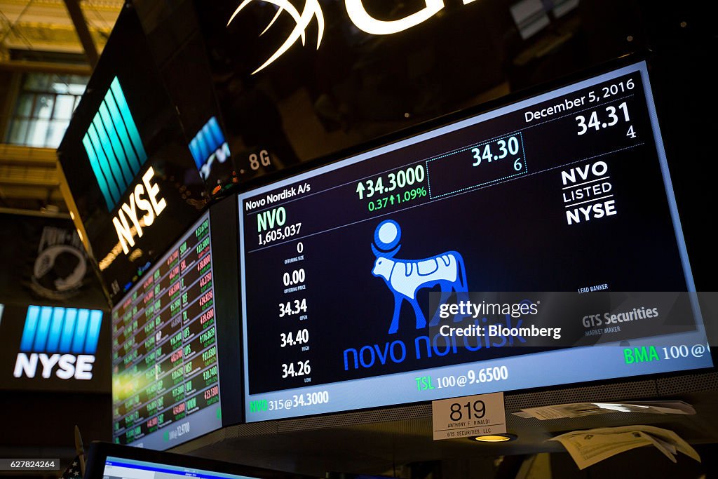 Trading On The Floor Of The NYSE While U.S. Stocks Climb As Investors Shrug Off Italy Vote, Await Data