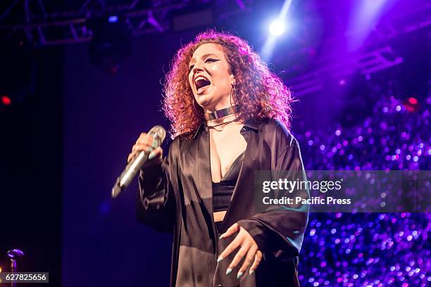 Jess Singer 229 Jess Glynne Performs In Milan Stock Photos, High-Res Pictures, and ...