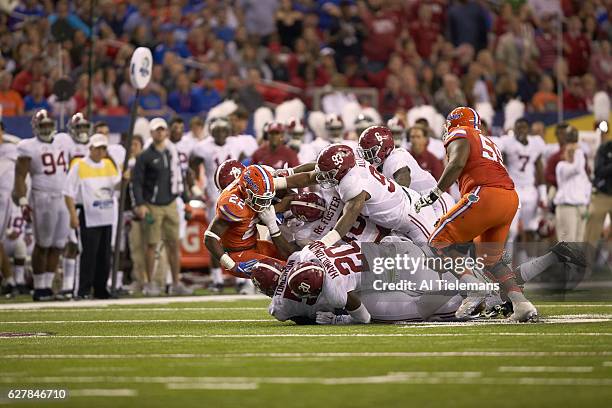 Championship: Florida Lamical Perine in action vs Alabama Jonathan Allen at Georgia Dome. Atlanta, GA 12/3/2016 CREDIT: Al Tielemans