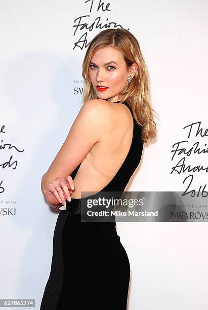 Karlie Kloss poses at The Fashion Awards 2016 at Royal Albert Hall on December 5, 2016 in London, England.