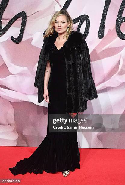 Kate Moss attends The Fashion Awards 2016 on December 5, 2016 in London, United Kingdom.