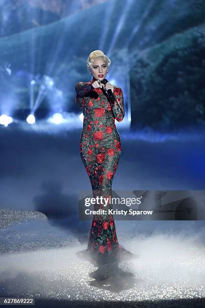 Lady Gaga performs during the Victoria's Secret Fashion Show on November 30, 2016 in Paris, France.