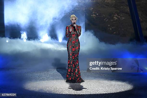 Lady Gaga performs during the Victoria's Secret Fashion Show on November 30, 2016 in Paris, France.