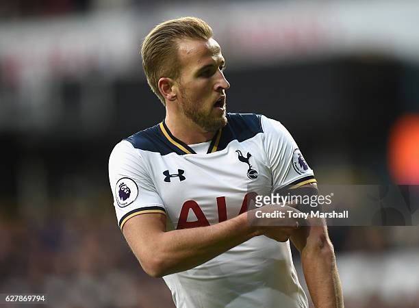 Harry Kane of Tottenham Hotspur wears a black armband out of respect for the victims of the Chapecoense Plane Crash during the Premier League match...