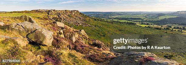 baslow edge in the peak district national park, england - baslow imagens e fotografias de stock