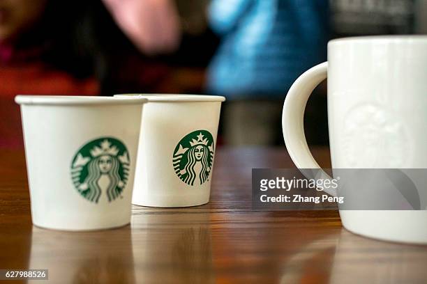 153 Starbucks Mug Stock Photos, High-Res Pictures, and Images - Getty Images
