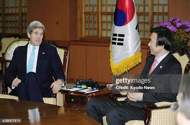 South Korea - U.S. Secretary of State John Kerry and South Korean Foreign Minister Yun Byung Se hold talks in Seoul on Feb. 13, 2014.