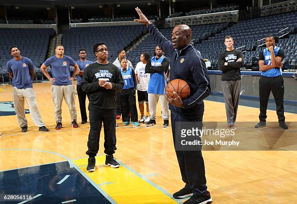 Keith Smart of the Memphis Grizzlies participates in a coaching clinic to tip-off The Memphis Police Athletic/Activities League program on December...