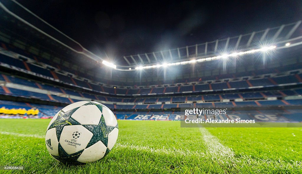 Borussia Dortmund - Training & Press Conference