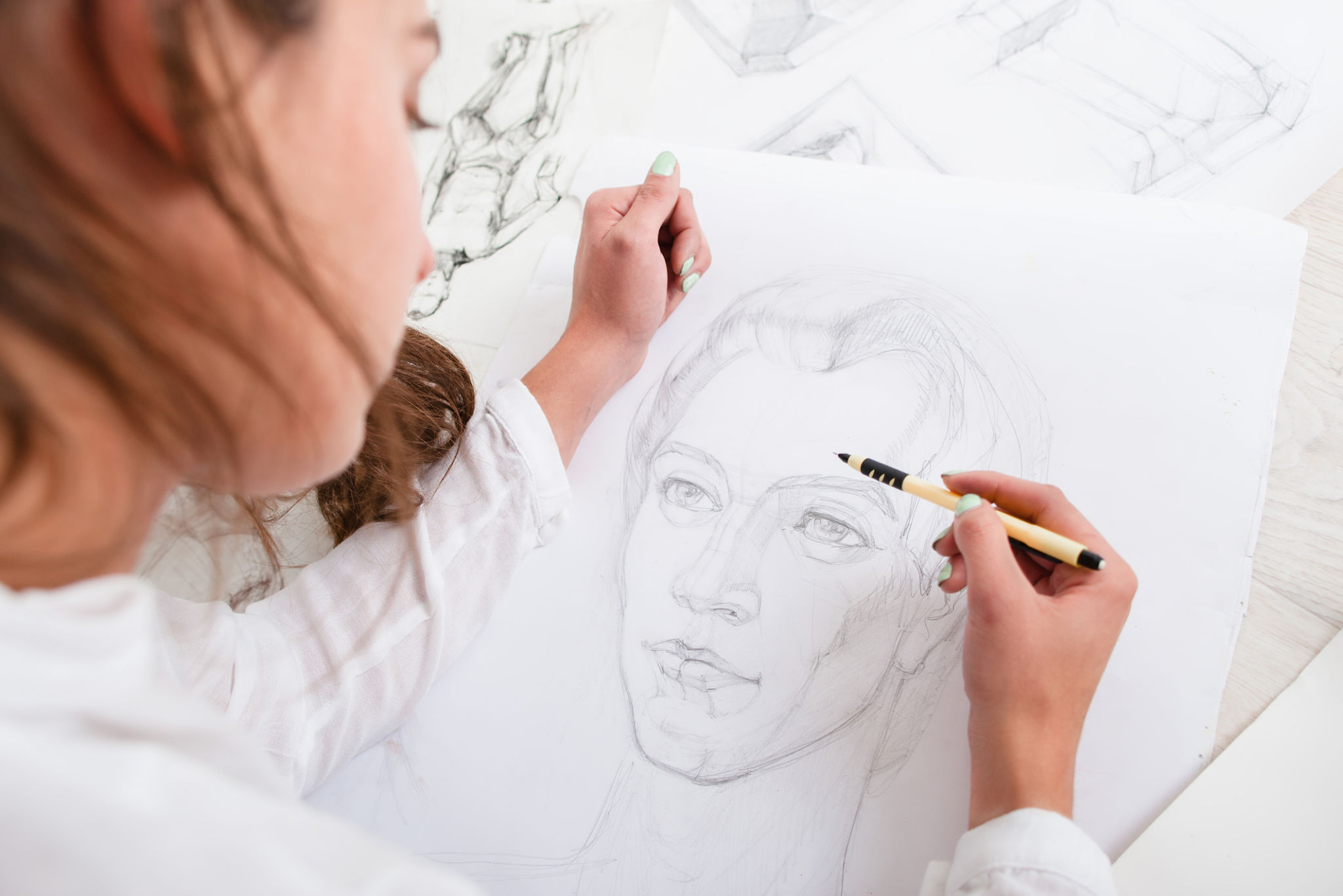 artist sketching