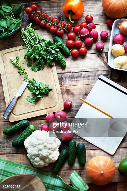 légumes frais - recette photos et images de collection