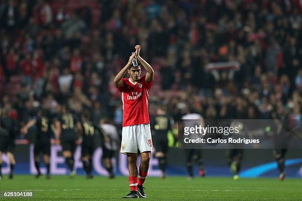 Benfica's forward Raul Jimenez from Mexico thanks the supporters at the end of the UEFA Champions League group B match between SL Benfica v SSC...