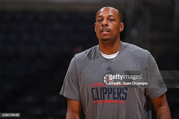 Paul Pierce of the LA Clippers warms up before the game against the Detroit Pistons on November 7, 2016 at the STAPLES Center in Los Angeles,...
