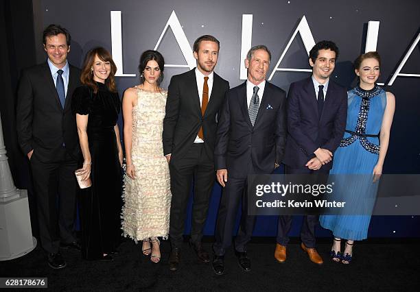 Actors Tom Everett Scott, Rosemarie DeWitt, Callie Hernandez, Ryan Gosling, producer Marc Platt, director Damien Chazelle and actress Emma Stone...