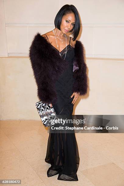 Jada Pinkett Smith attends the "Chanel Collection des Metiers d'Art 2016/17 : Paris Cosmopolite" show on December 6, 2016 in Paris, France.