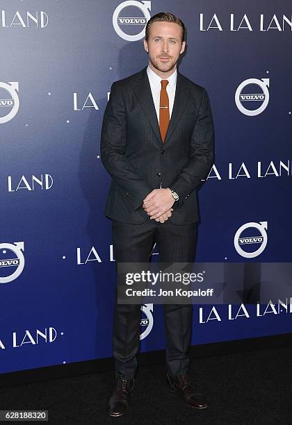 Actor Ryan Gosling arrives at the Los Angeles Premiere "La La Land" at Mann Village Theatre on December 6, 2016 in Westwood, California.