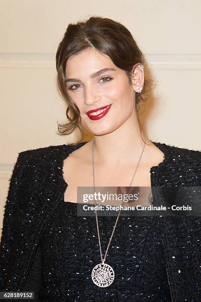 Alma Jodorowsky attends the "Chanel Collection des Metiers d'Art 2016/17 : Paris Cosmopolite" show on December 6, 2016 in Paris, France.