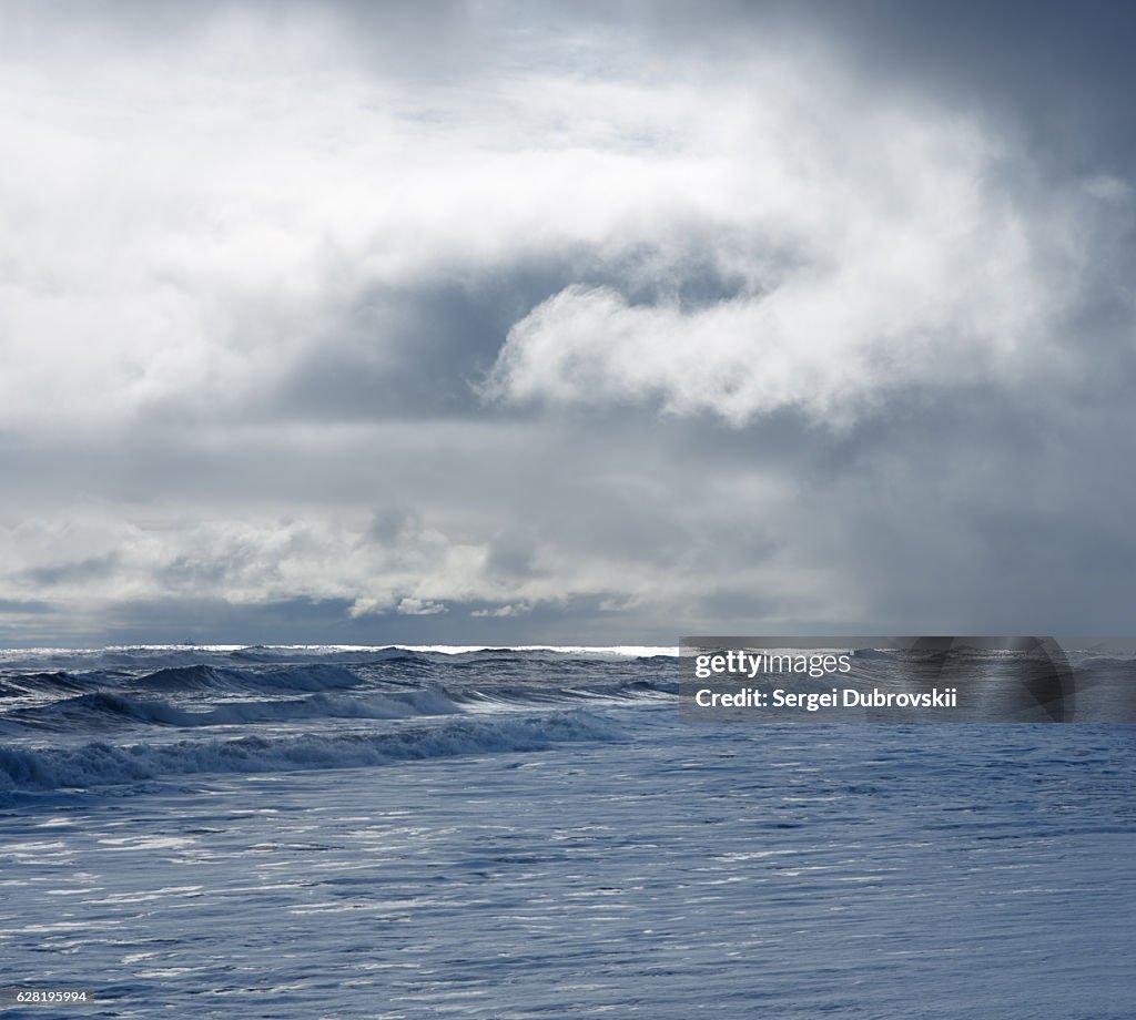 Sea Ripell Dramatic Cloudy Sky Over Dark Water Ripple Surface Sea Sunlight High ...