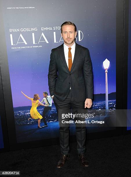 Actor Ryan Gosling arrives for the Premiere Of Lionsgate's "La La Land" held at Mann Village Theatre on December 6, 2016 in Westwood, California.