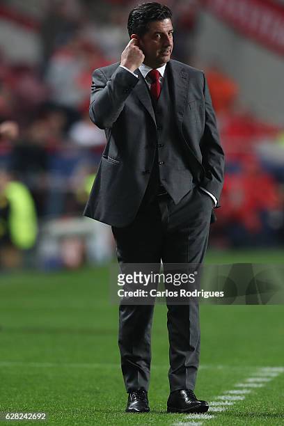 Benfica's coach Rui Vitoria from Portugal during the UEFA Champions League group B match between SL Benfica v SSC Napoli at Estadio da Luz on...
