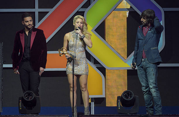 Shakira receives an award at the Los 40 Music Awards 2016 held at the Palau Sant Jordi on December 1, 2016 in Barcelona, Spain.