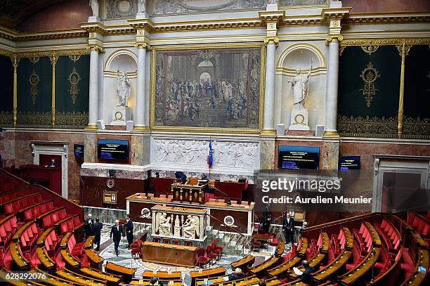 General view of the National Assembly before the weekly questions to the government at French National Assembly on December 7, 2016 in Paris, France.
