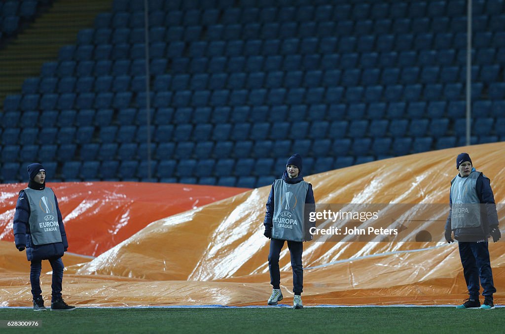 Manchester United Training and Press Conference