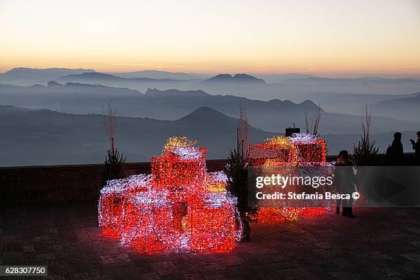 christmas time in san marino republic - san marino stock-fotos und bilder