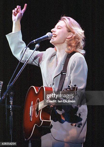 198 Julia Fordham Stock Photos, HighRes Pictures, and Images Getty