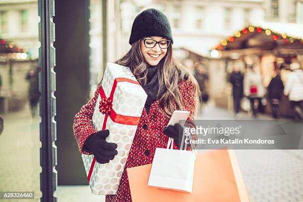 winter shopping season - christmas atmosphere in budapest stock pictures, royalty-free photos & images
