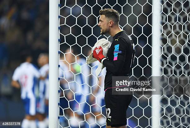 Ben Hamer of Leicester City reacts to letting the fourth goal in during the UEFA Champions League Group G match between FC Porto and Leicester City...