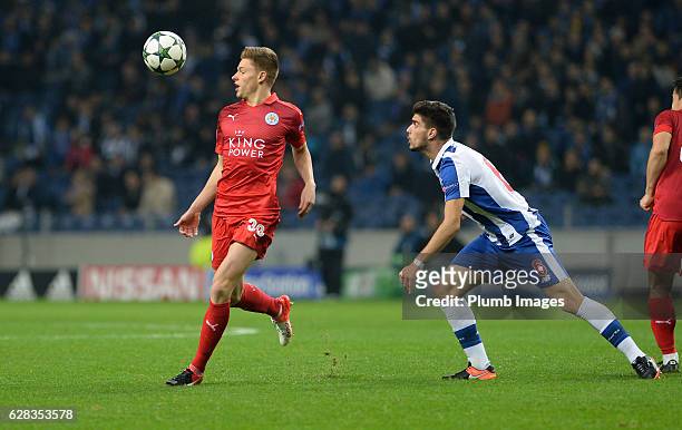 Harvey Barnes of Leicester City in action with Ruben Neves of FC Porto during the UEFA Champions Leagues match between FC Porto and Leicester City at...