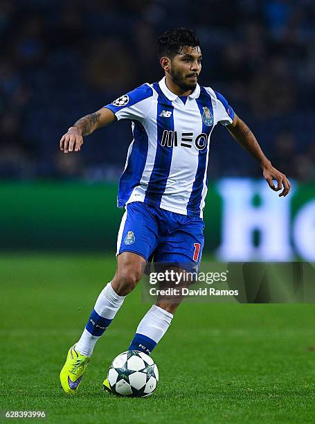 Jesus Corona of FC Porto runs with the ball during the UEFA Champions League match between FC Porto and Leicester City FC at Estadio do Dragao on...