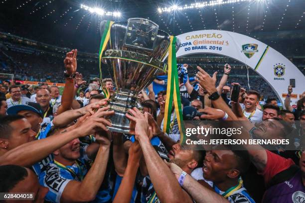 Gremio players celebrate their championship Copa do Brasil 2016 at Arena do Gremio on December 07, 2016 in Porto Alegre, Brazil. Gremio beat Atletico...
