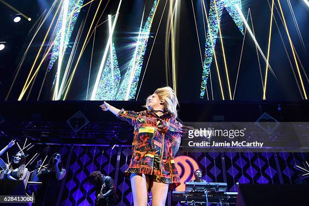 Recording artist Ellie Goulding performs on stage during Q102's Jingle Ball 2016 on December 7, 2016 in Philadelphia, Pennsylvania.