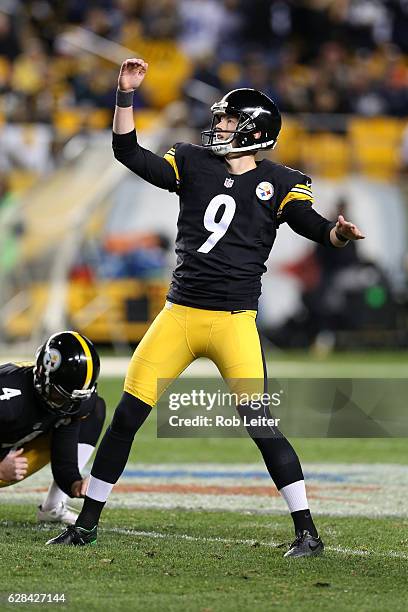 Chris Boswell of the Pittsburgh Steelers kicks during the game against the Dallas Cowboys at Heinz Field on November 13, 2016 in Pittsburgh,...