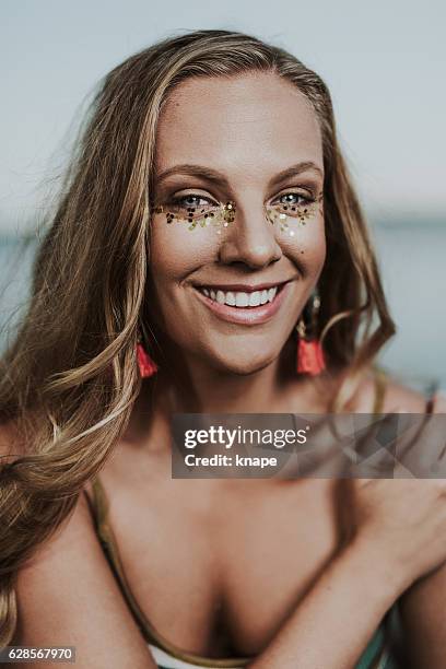 woman with glitter make-up - glitter make up stock pictures, royalty-free photos & images