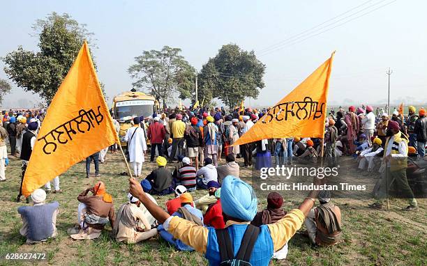 544 Sikh Flag Photos and Premium High Res Pictures - Getty Images 544 Sikh Flag Photos and Premium High Res Pictures - Getty Images