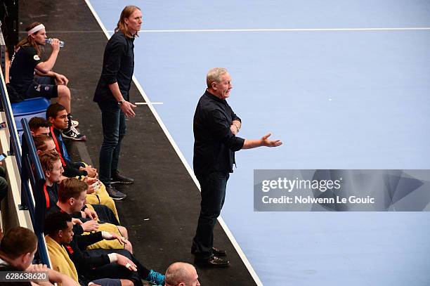 Adjoint coach PSG Staffan Olsson and Zvonimir Serdarusic coach of PSG during the Lidl Star Ligue between Paris Saint Germain and Saint Raphael at...