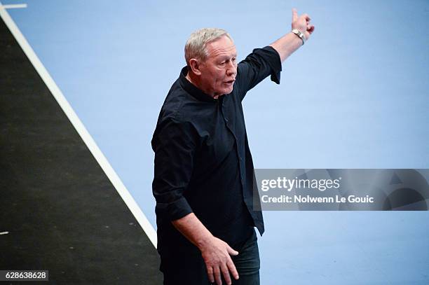 Zvonimir Serdarusic coach of PSG during the Lidl Star Ligue between Paris Saint Germain and Saint Raphael at Salle Pierre Coubertin on December 8,...