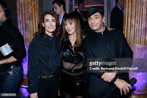 Mademoiselle Agnes Boulard, Babeth Djian and DJ of the event, Ariel Wizman attend the Annual Charity Dinner hosted by the AEM Association Children of...