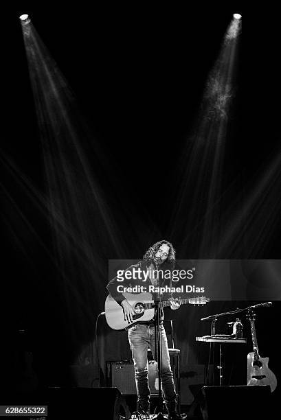 Chris Cornell performs at Teatro Bradesco on December 8, 2016 in Rio de Janeiro, Brazil.