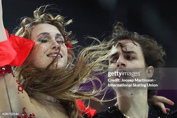 Angelique Abachkina and Louis Thauron of France compete during Junior Ice Dance Free Skating on day two of the ISU Junior and Senior Grand Prix of...