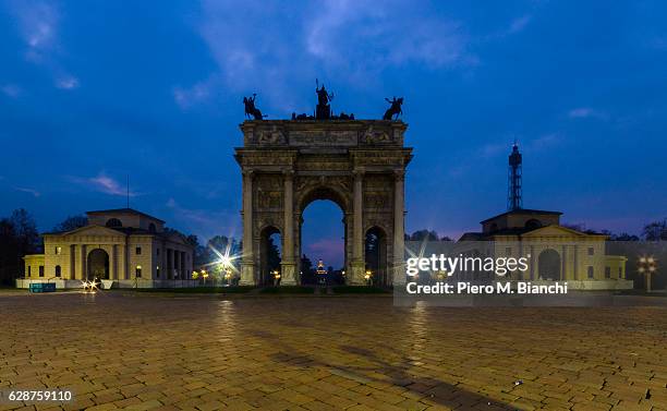 milan - arco della pace foto e immagini stock